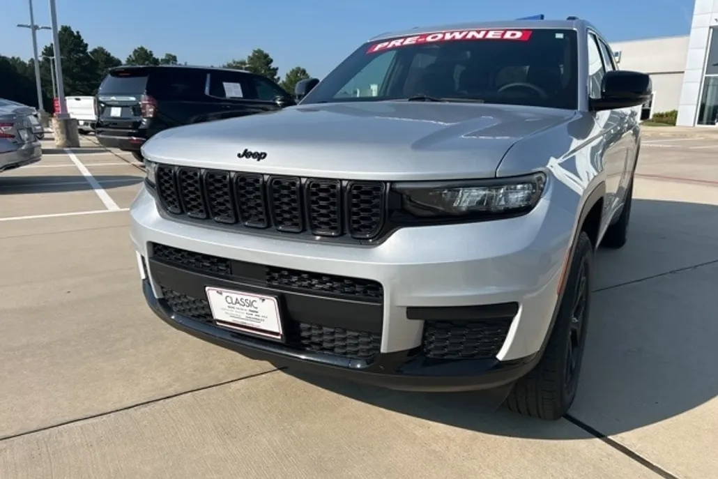 2024 Jeep Grand Cherokee Altitude photo 1