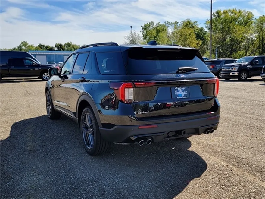 2025 Ford Explorer ST photo 1