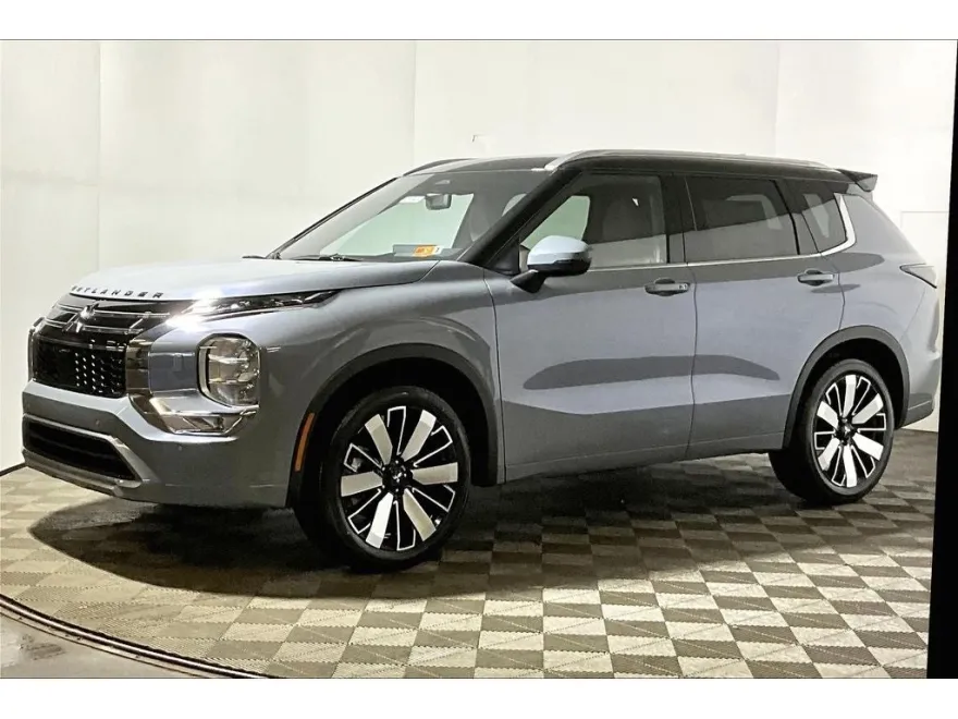 2025 Mitsubishi Outlander SEL photo 1