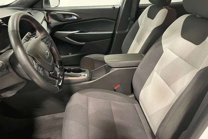 2024 Chevrolet Trax photo 1