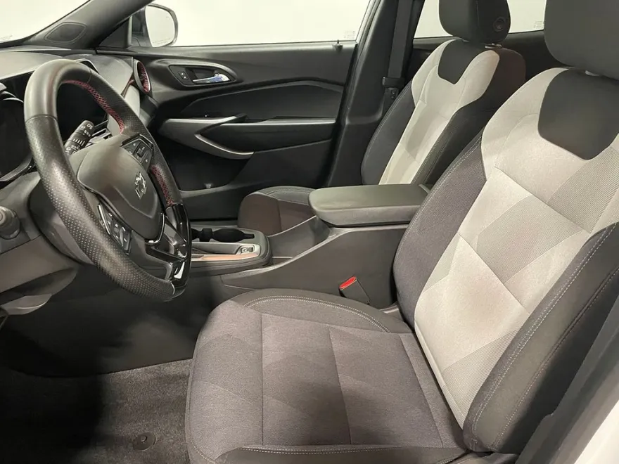 2024 Chevrolet Trax photo 1
