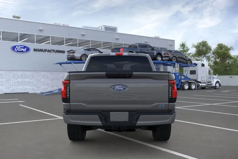 2025 Ford F-150 Lightning XLT photo 1