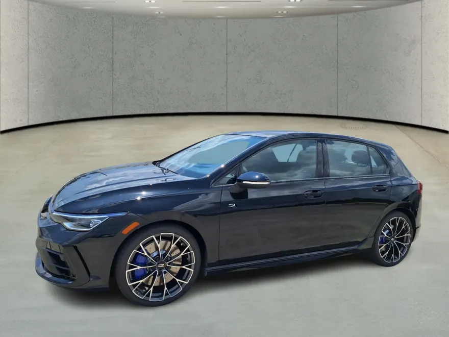 2025 Volkswagen Golf R 2.0 TSI photo 1