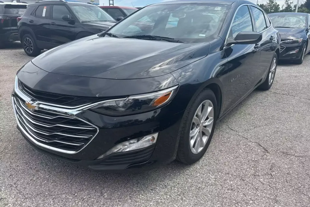 2023 Chevrolet Malibu 1LT photo 1