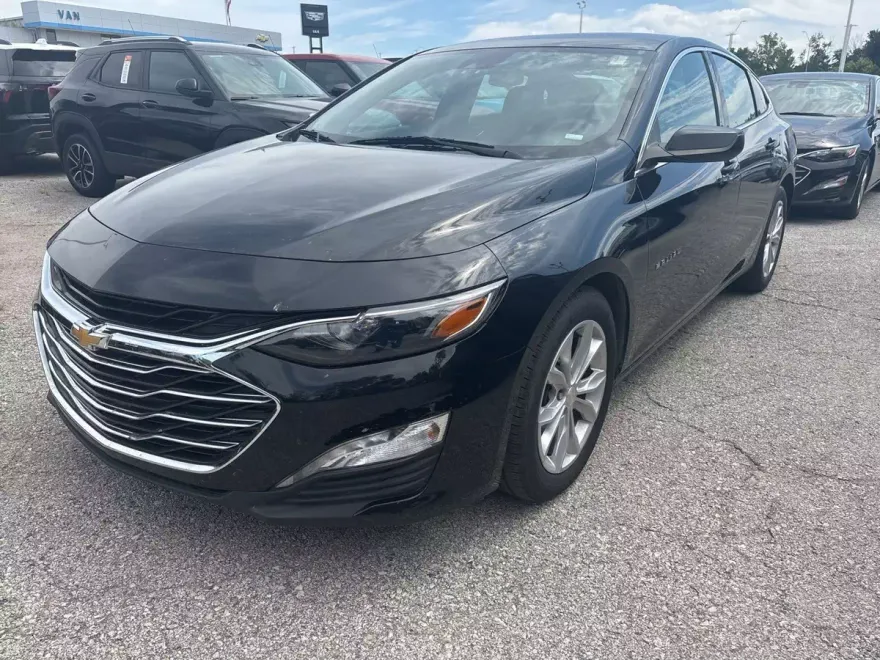 2023 Chevrolet Malibu 1LT photo 1