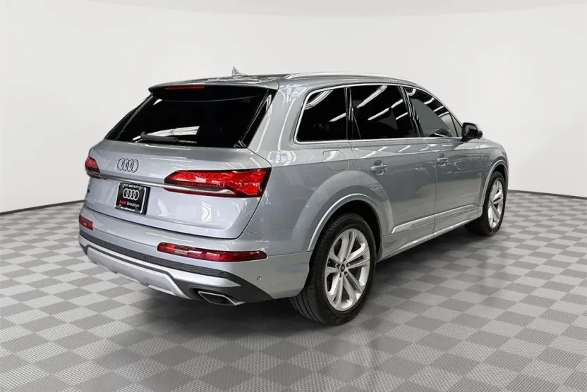 2025 Audi Q7 Premium 45 photo 1
