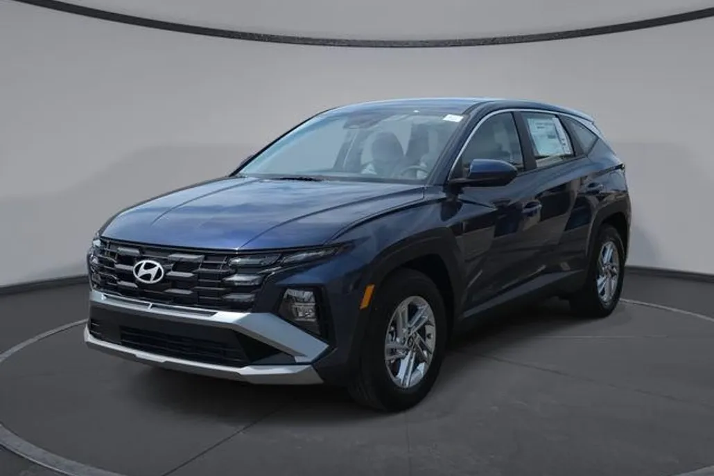 2026 Hyundai Tucson SE photo 1