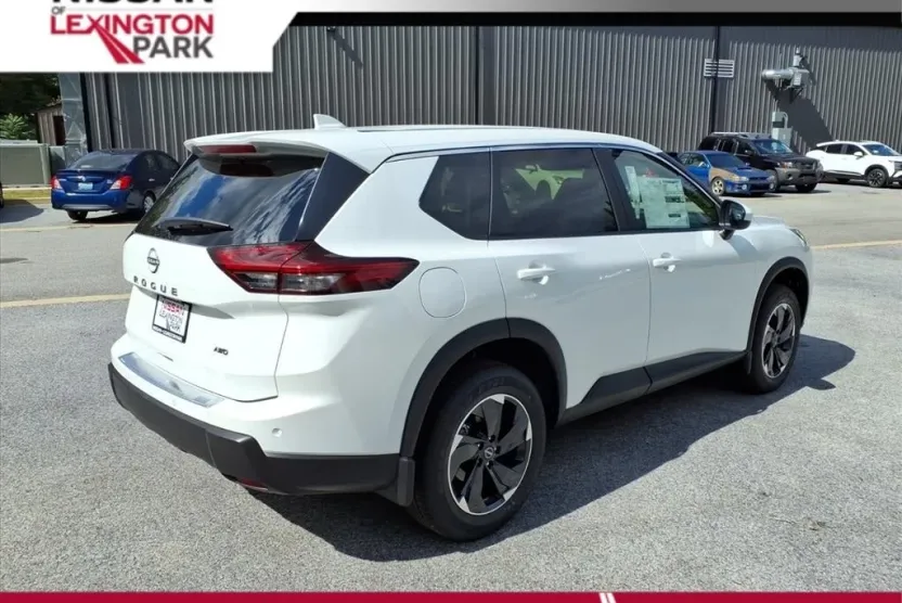 2026 Nissan Rogue SV photo 1