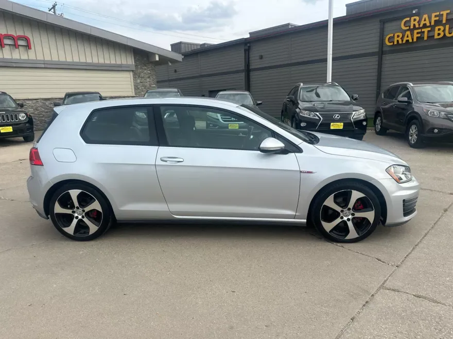 2016 Volkswagen Golf GTI SE photo 1