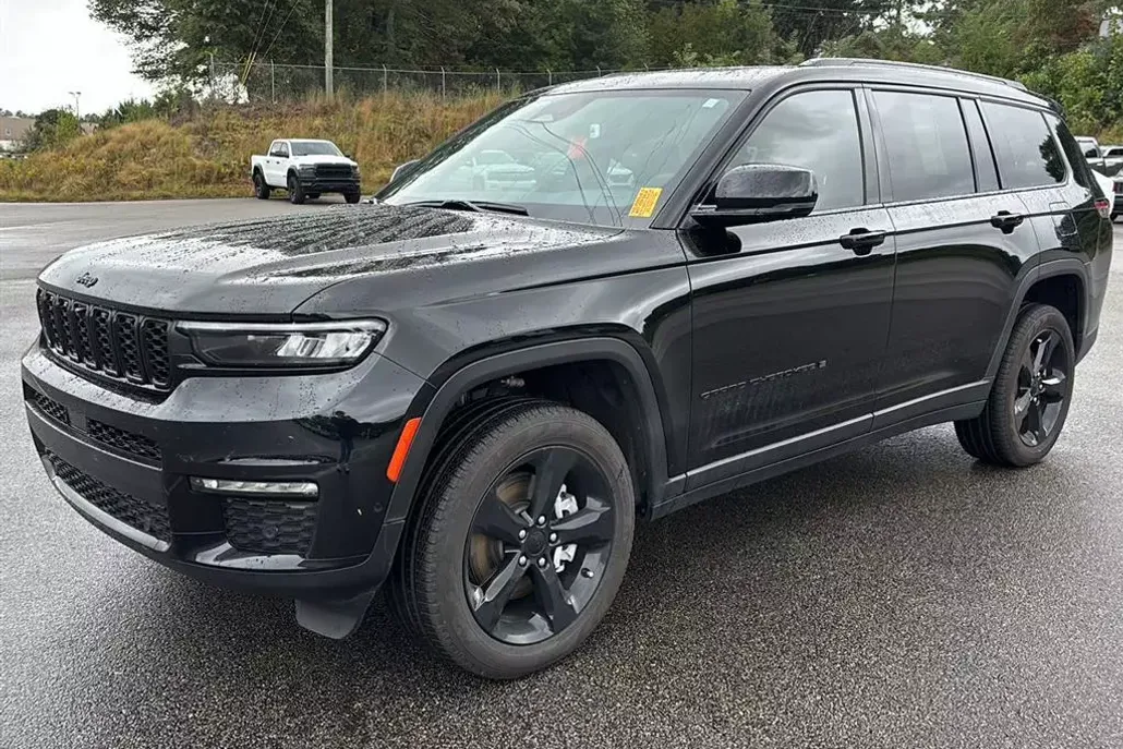 2025 Jeep Grand Cherokee Limited photo 1