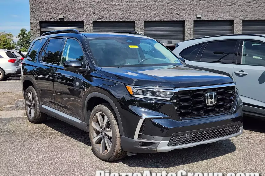 2024 Honda Pilot Touring photo 1