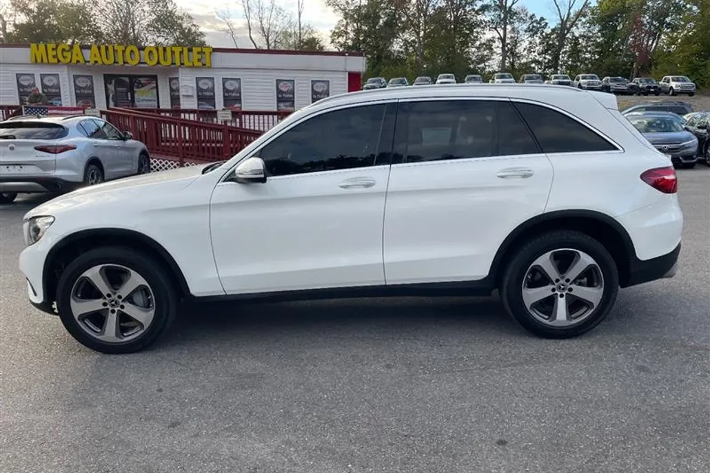 2018 Mercedes Benz GLC 300 photo 1