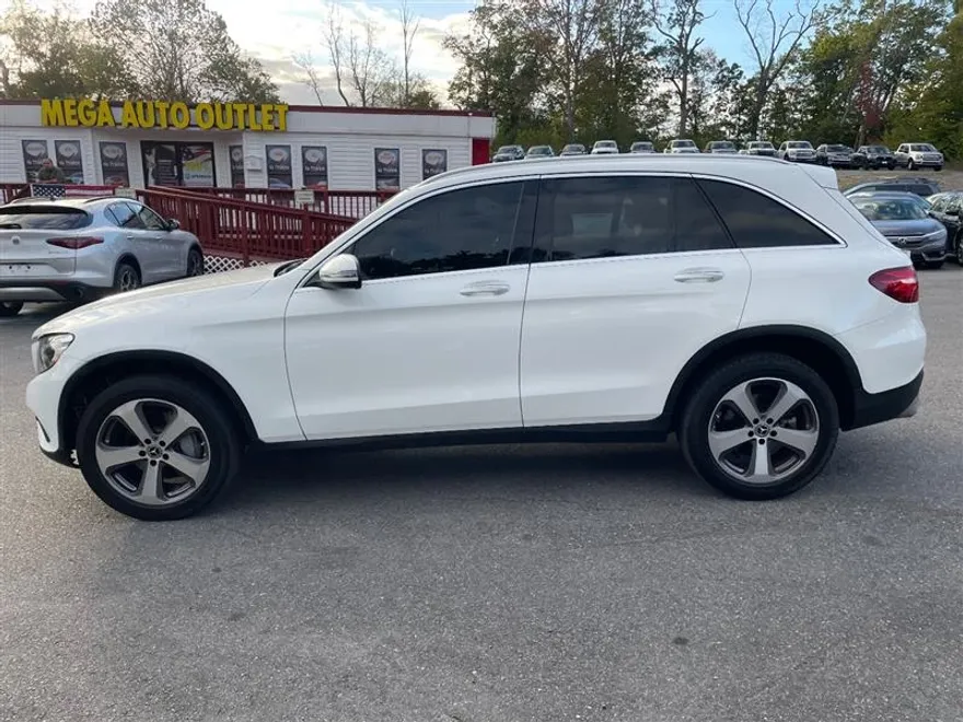 2018 Mercedes Benz GLC 300 photo 1