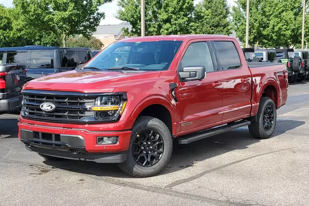 2025 Ford F-150 XLT photo 1