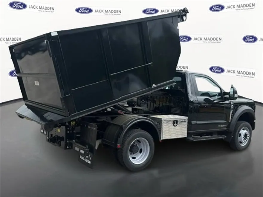 2024 Ford F-550 photo 1
