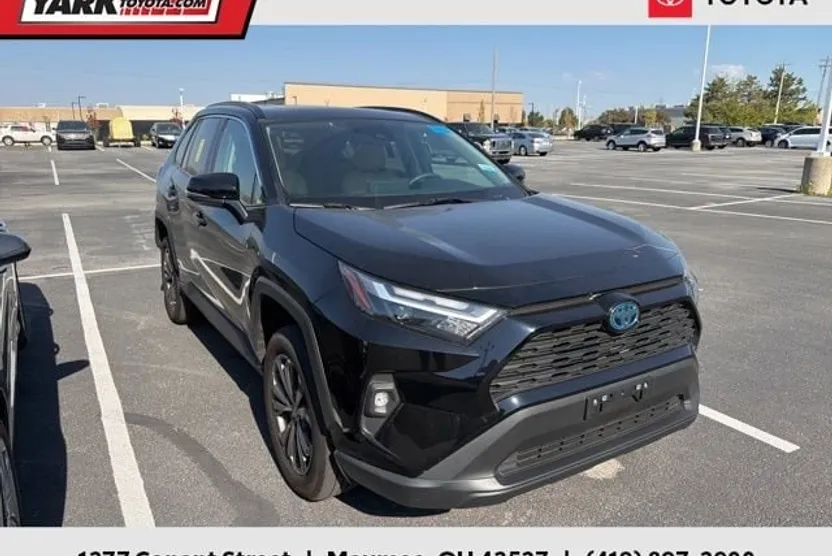 2024 Toyota RAV4 Hybrid XLE Premium photo 1