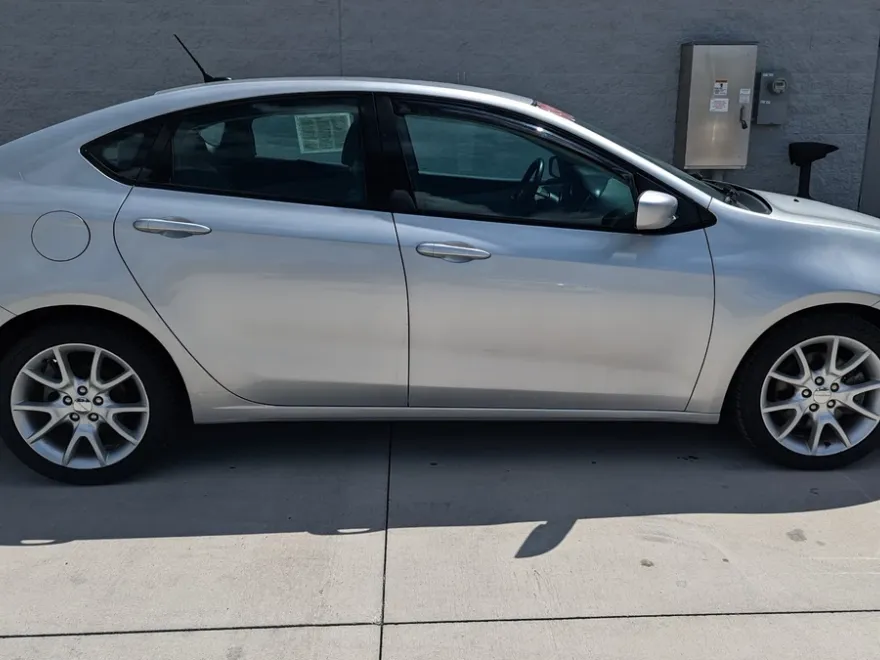 2013 Dodge Dart SXT photo 1