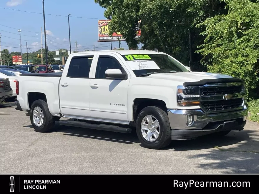 2017 Chevrolet Silverado 1500 LT photo 1