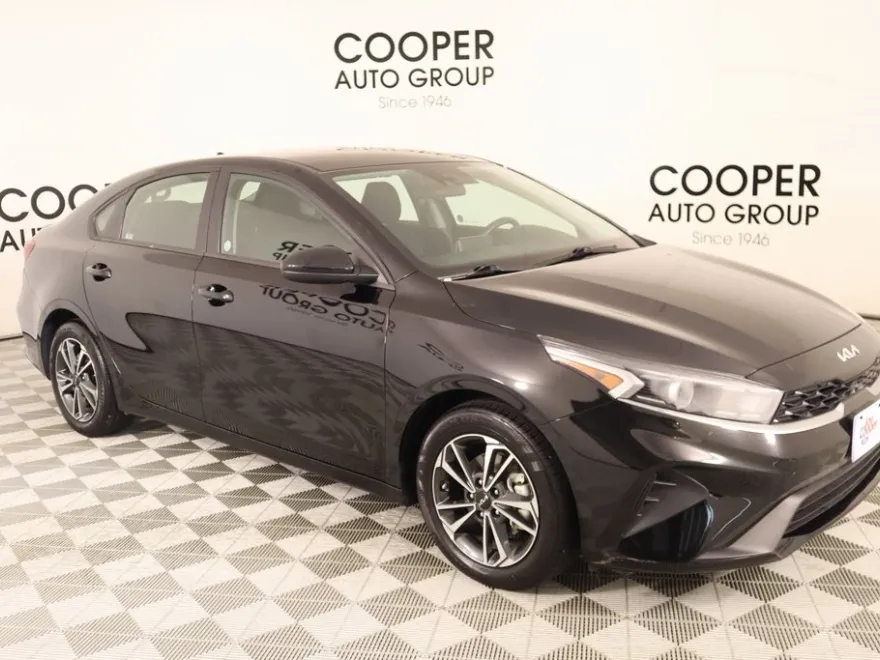2024 Kia Forte LXS photo 1