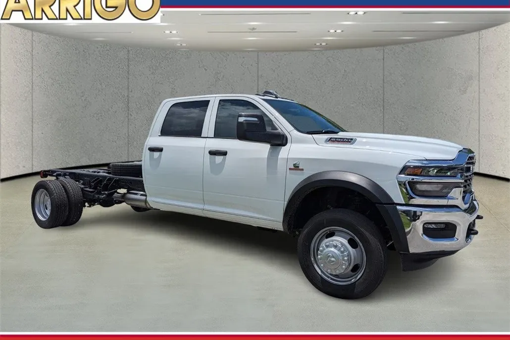 2025 Ram 5500 photo 1