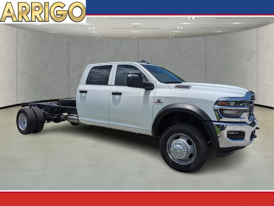 2025 Ram 5500 photo 1