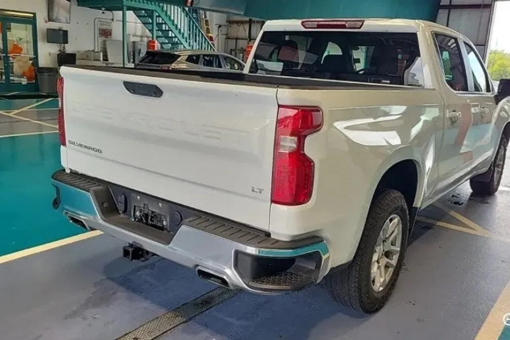 2023 Chevrolet Silverado 1500 LT photo 1