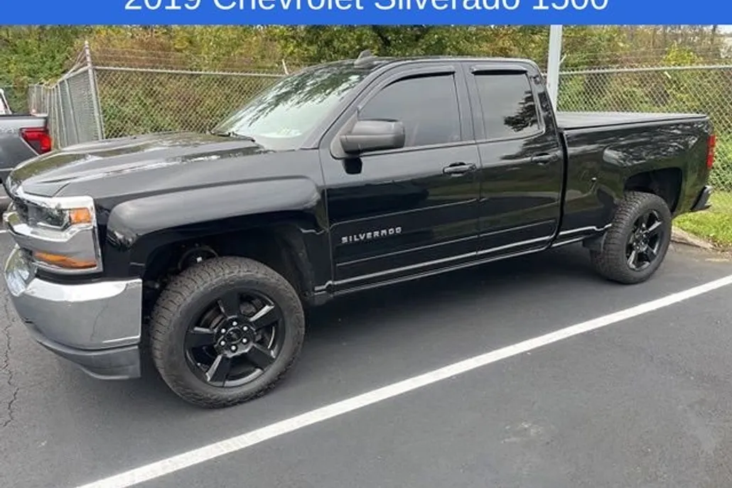 2019 Chevrolet Silverado 1500 LT photo 1