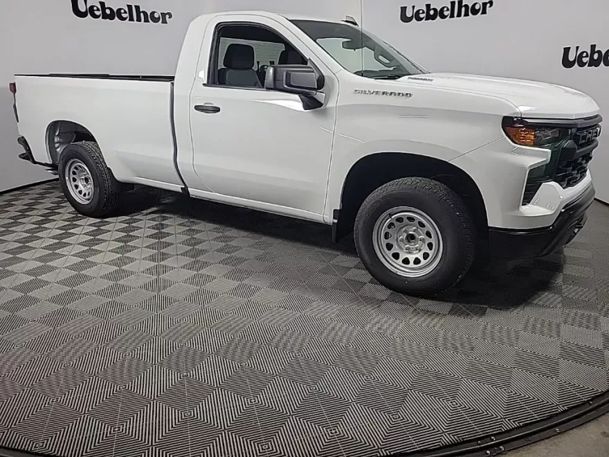 2025 Chevrolet Silverado 1500 photo 1