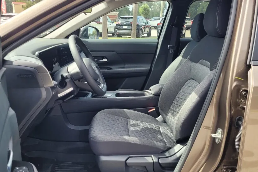 2026 Nissan Kicks SV photo 1