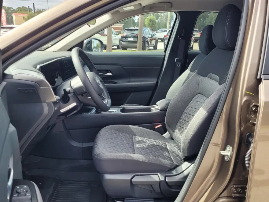 2026 Nissan Kicks SV photo 1