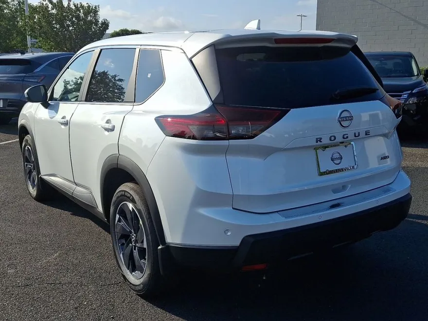 2026 Nissan Rogue SV photo 1