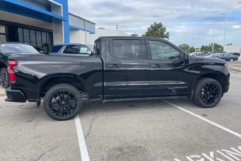 2026 Chevrolet Silverado 1500 High Country photo 1
