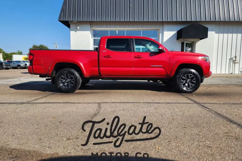 2023 Toyota Tacoma SR5 photo 1