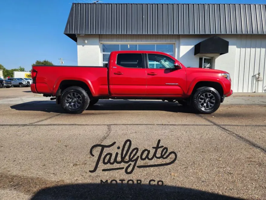 2023 Toyota Tacoma SR5 photo 1
