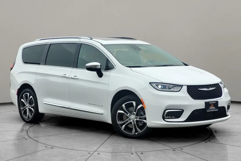 2026 Chrysler Pacifica Pinnacle photo 1