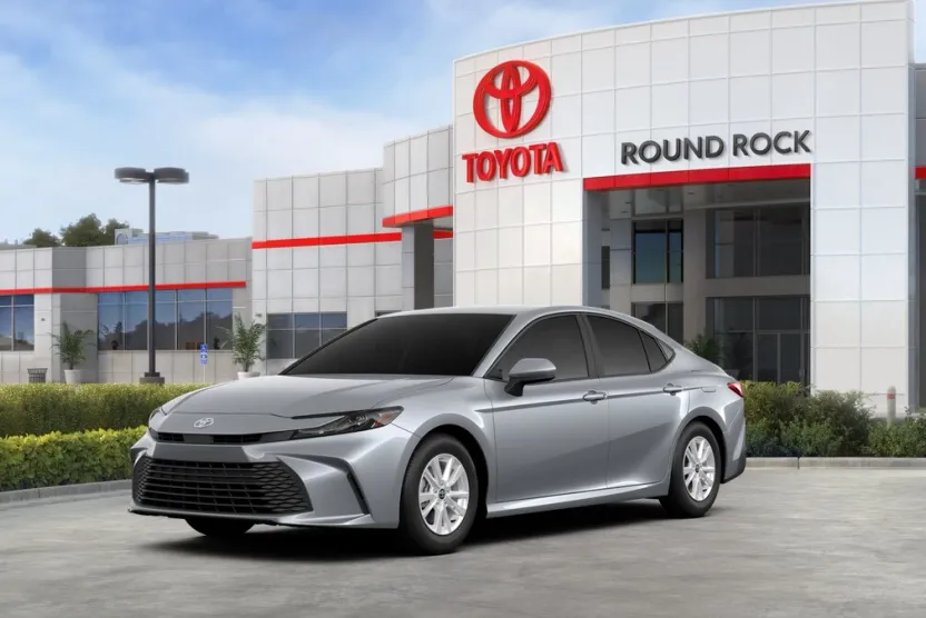 2025 Toyota Camry LE photo 1