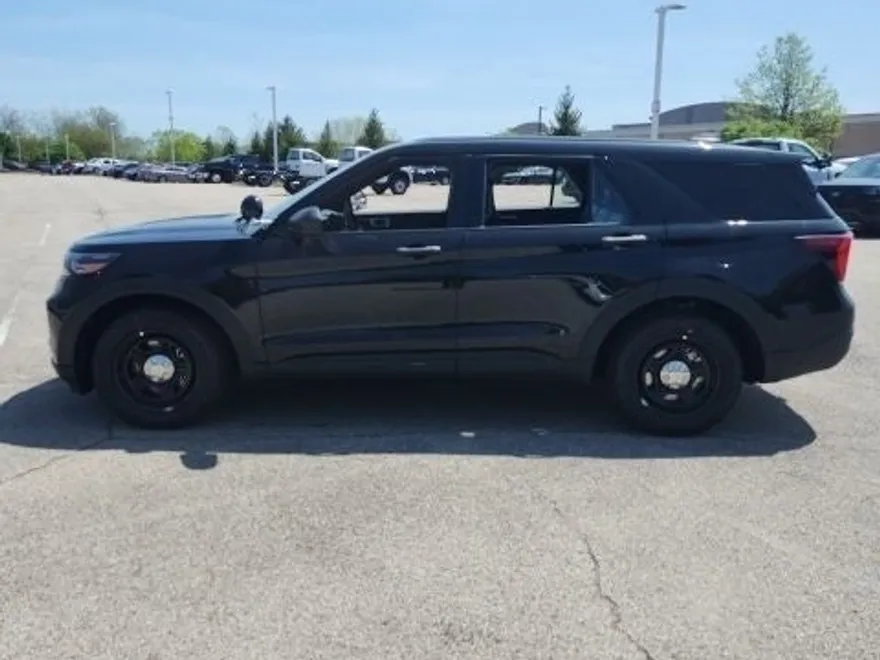 2025 Ford Explorer photo 1