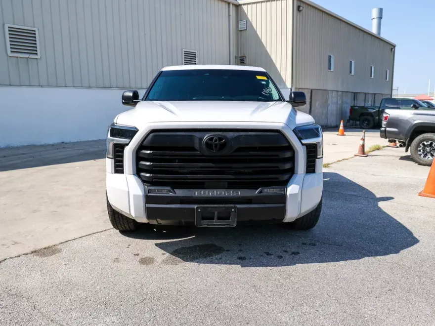 2023 Toyota Tundra SR5 photo 1
