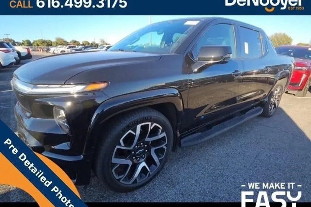 2024 Chevrolet Silverado EV RST photo 1