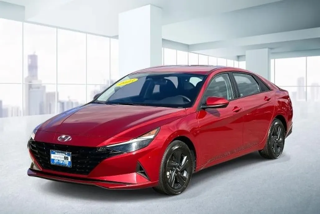 2023 Hyundai Elantra SEL photo 1