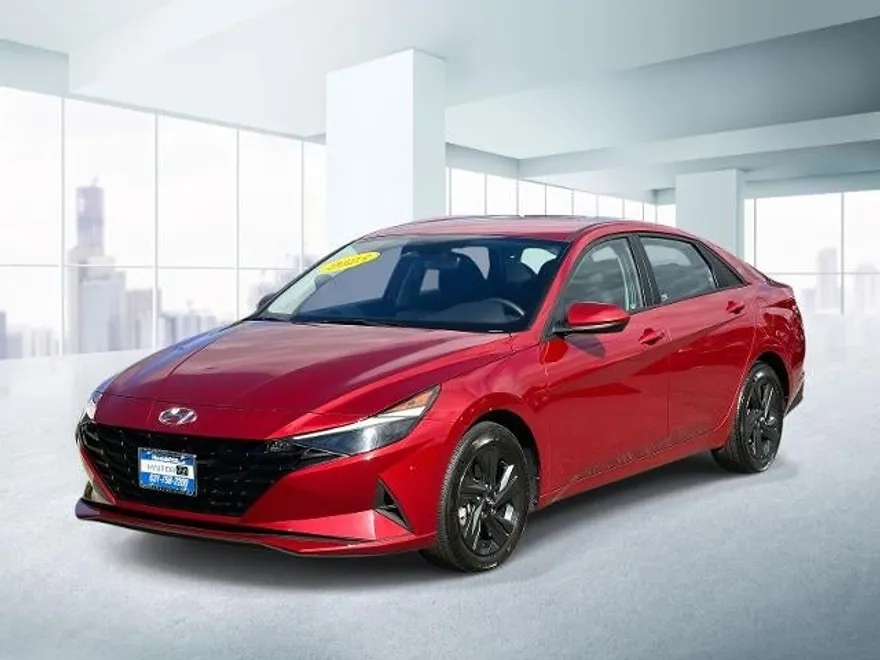 2023 Hyundai Elantra SEL photo 1