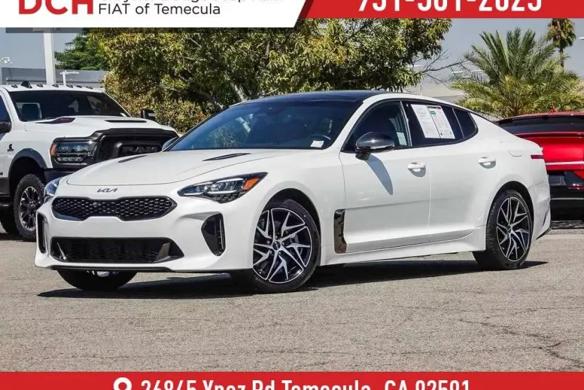 2023 Kia Stinger GT-Line photo 1