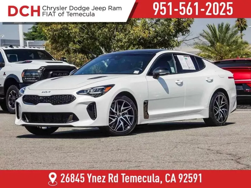 2023 Kia Stinger GT-Line photo 1