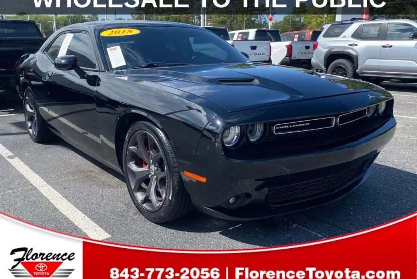 2018 Dodge Challenger SXT Plus photo 1