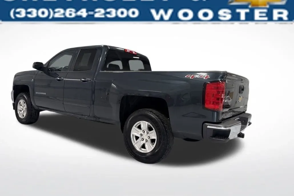 2017 Chevrolet Silverado 1500 LT photo 1