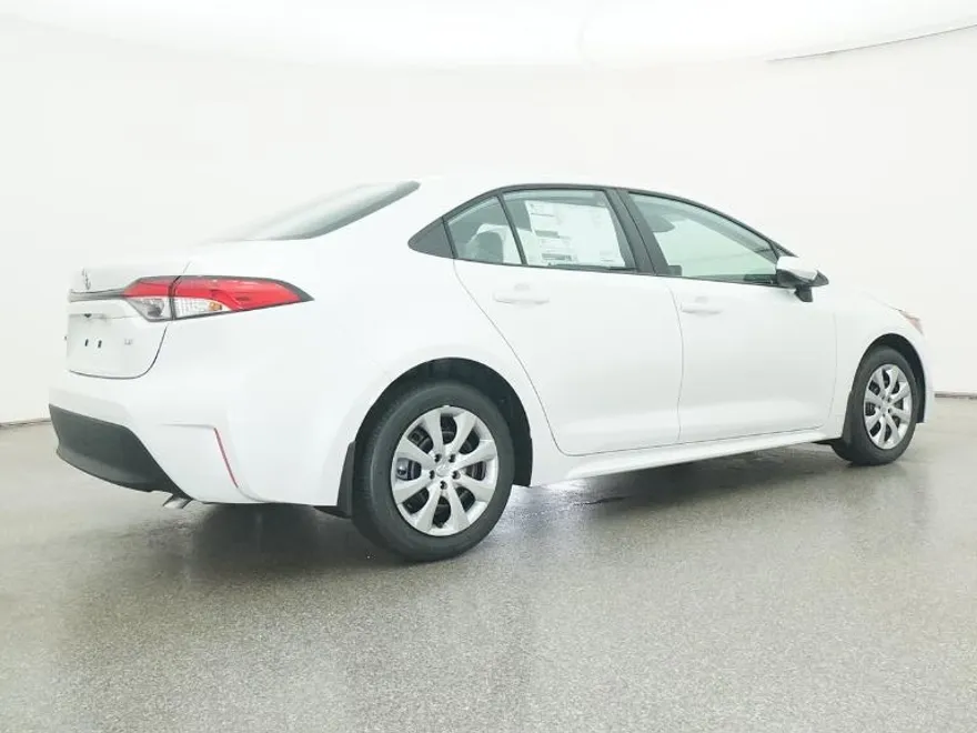 2026 Toyota Corolla LE photo 1