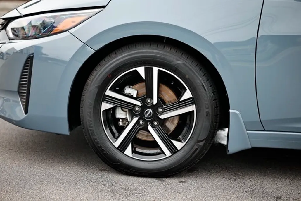 2024 Nissan Sentra SV photo 1