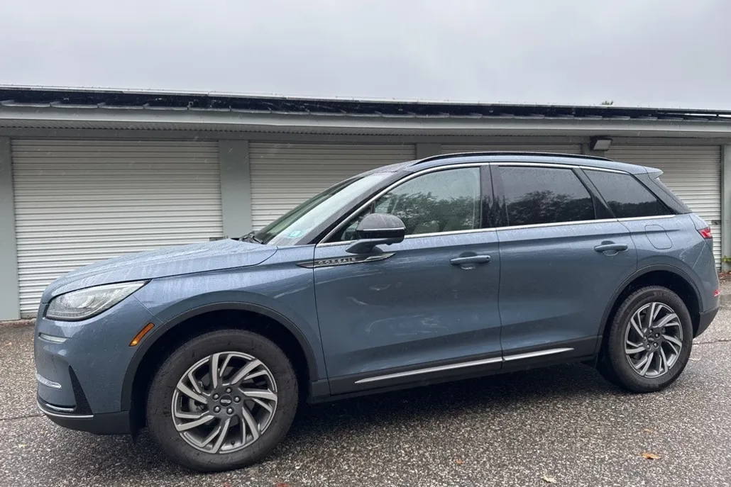2025 Lincoln Corsair Premiere photo 1