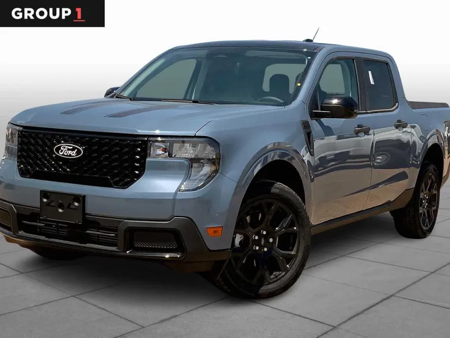2025 Ford Maverick XLT photo 1