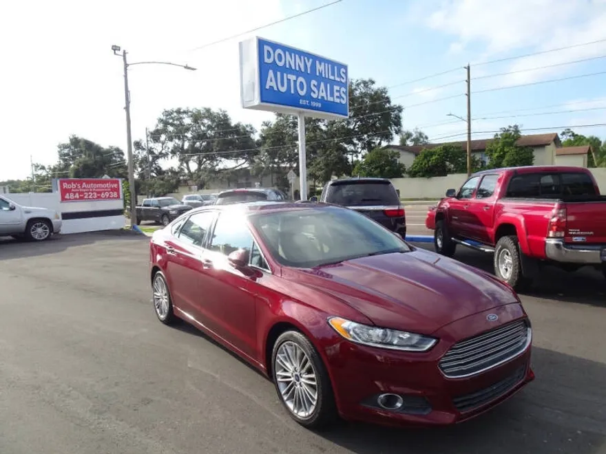 2016 Ford Fusion SE photo 1